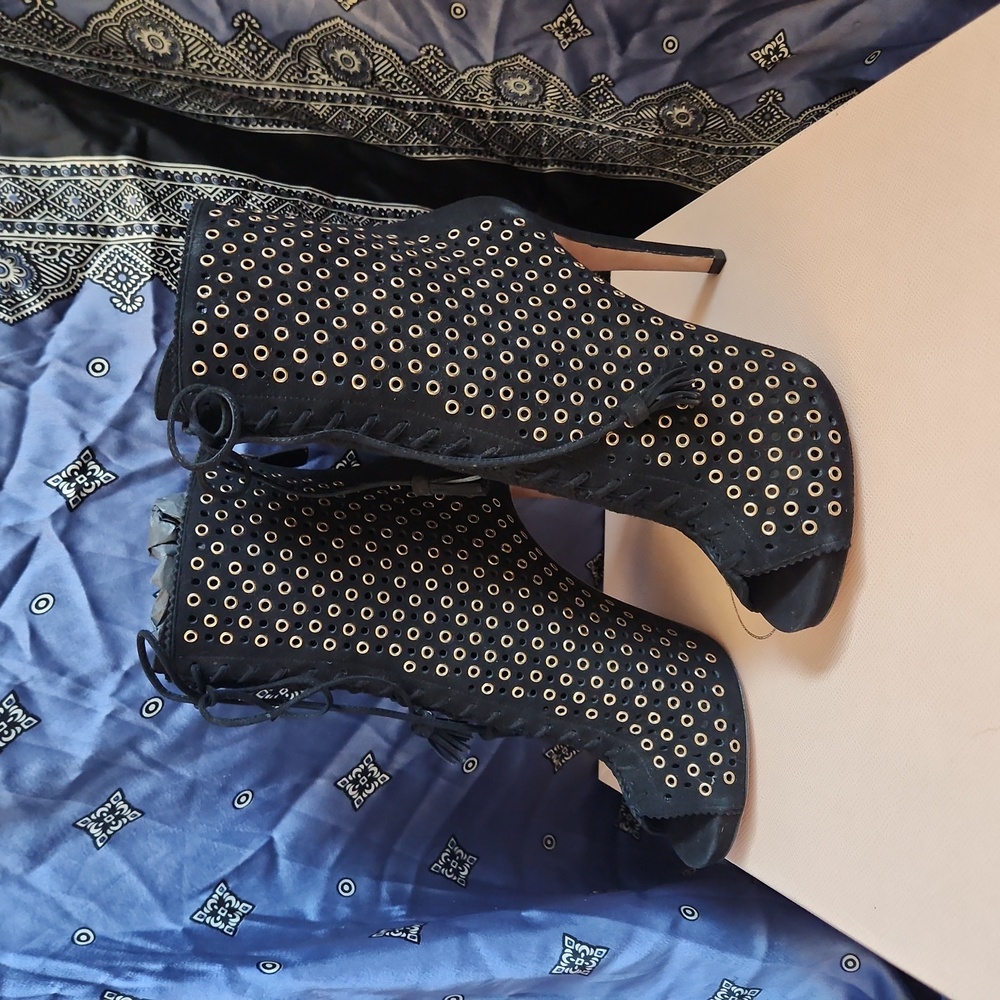 Prada Sue hill boots 100%authentic 39.5